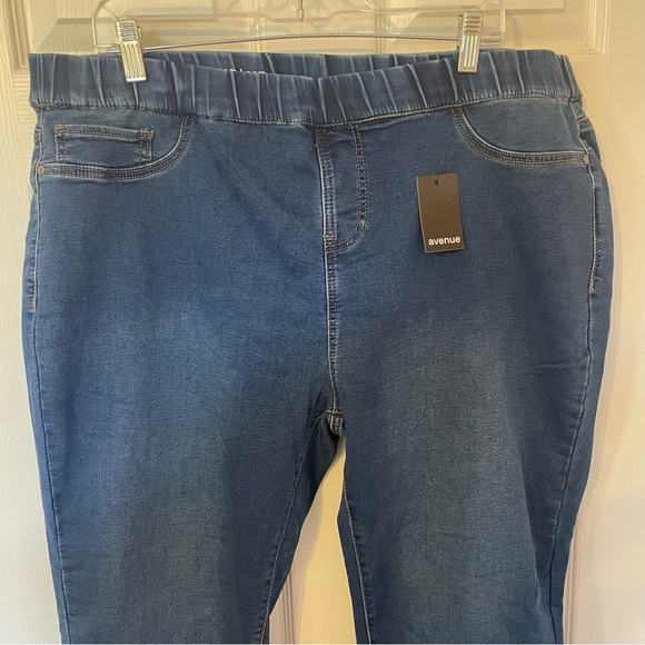 Women’s Denim Jeggings - Picture 3 of 8